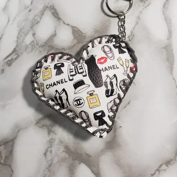 Wristlet with Heart Keychain - Picture 2 of 3